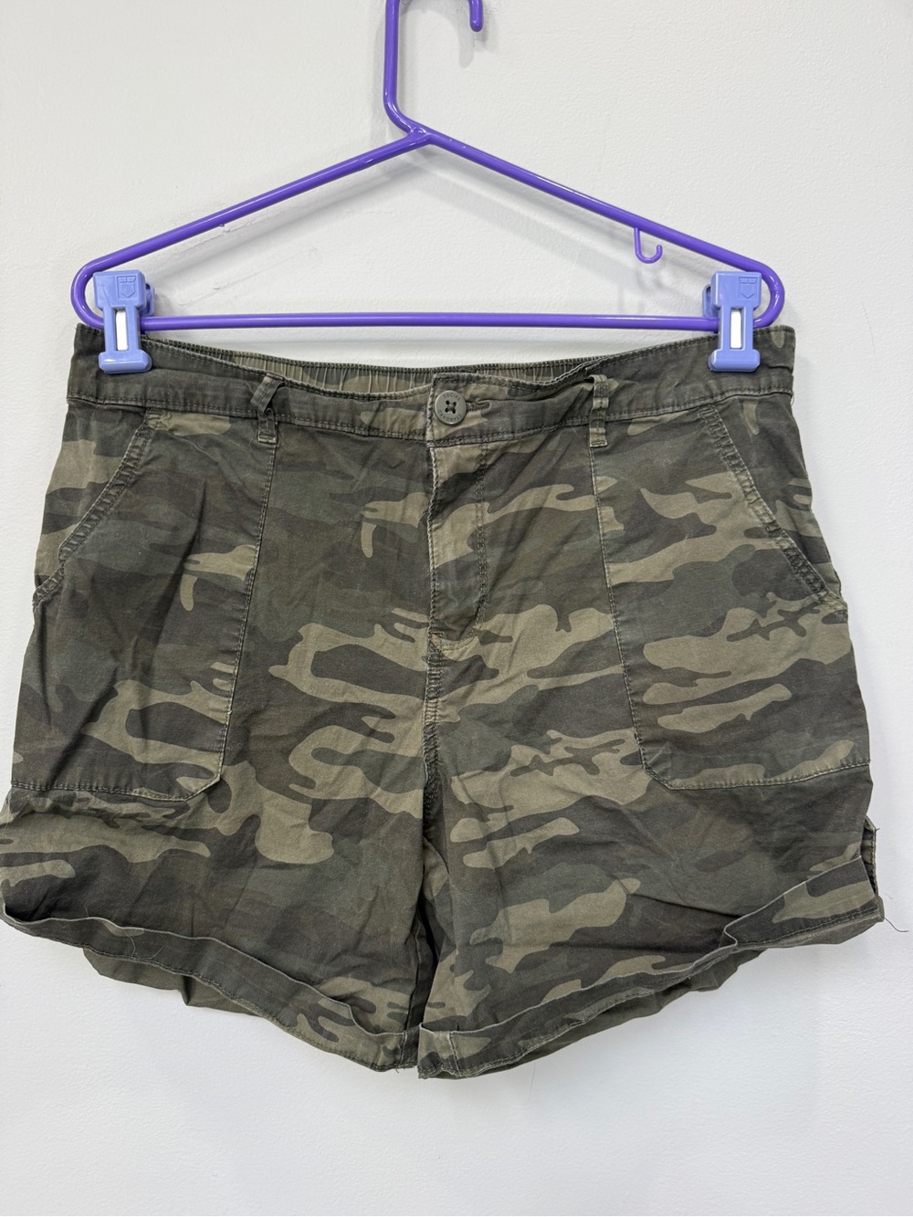 Sanctuary Women's Camo Cargo Shorts in Olive